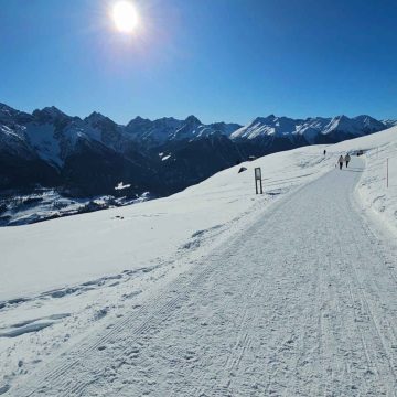 Motta Naluns ist via Gondelbahn von Scuol erreichbar. Für Ski, Snowboard & Winterwandern