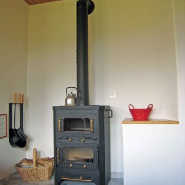 Der Kamin kann im Winter benutzt werden